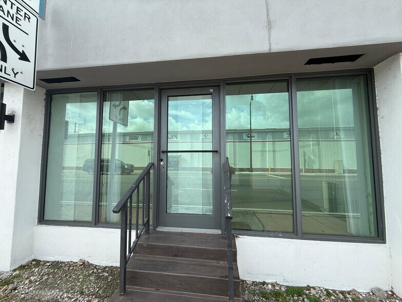 801 Monterey St, Coral Gables, FL à louer - Photo de l’immeuble – Image 3 sur 25