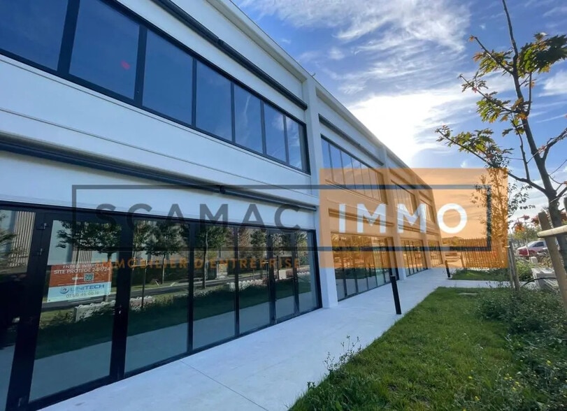 Local commercial dans Collégien à louer - Photo de l’immeuble – Image 1 sur 10