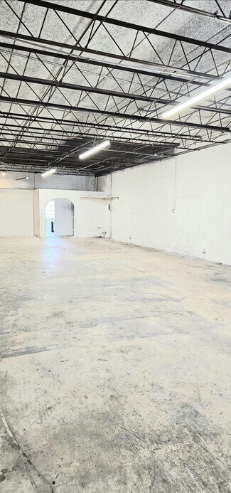 Plus de détails pour 5140-5212 NE 12th Ave, Oakland Park, FL - Industriel/Logistique à louer