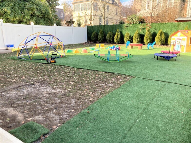 360 Van Duzer St, Staten Island, NY à vendre - Photo de l’immeuble – Image 3 sur 5