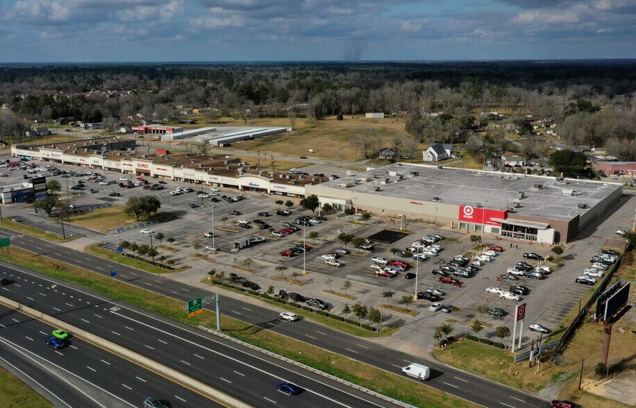 5910 Eastex Fwy, Beaumont, TX à louer - Photo de l’immeuble – Image 1 sur 1