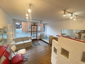 16-18 High St, Westerham à louer Photo intérieure– Image 2 sur 3