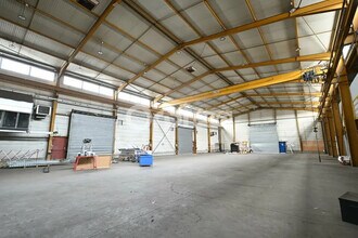 Bureau dans Vaulx-en-Velin à louer Photo intérieure– Image 1 sur 8