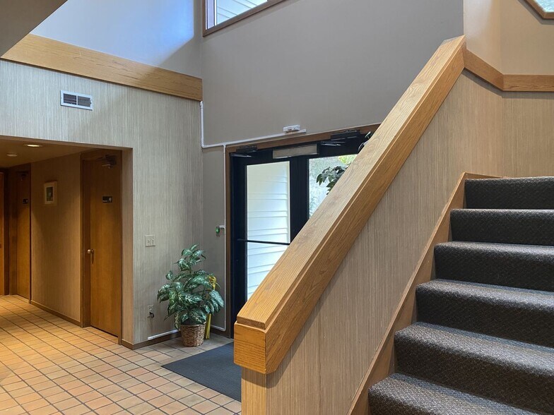 16455 NE 85th St, Redmond, WA à vendre - Photo de l’immeuble – Image 3 sur 12