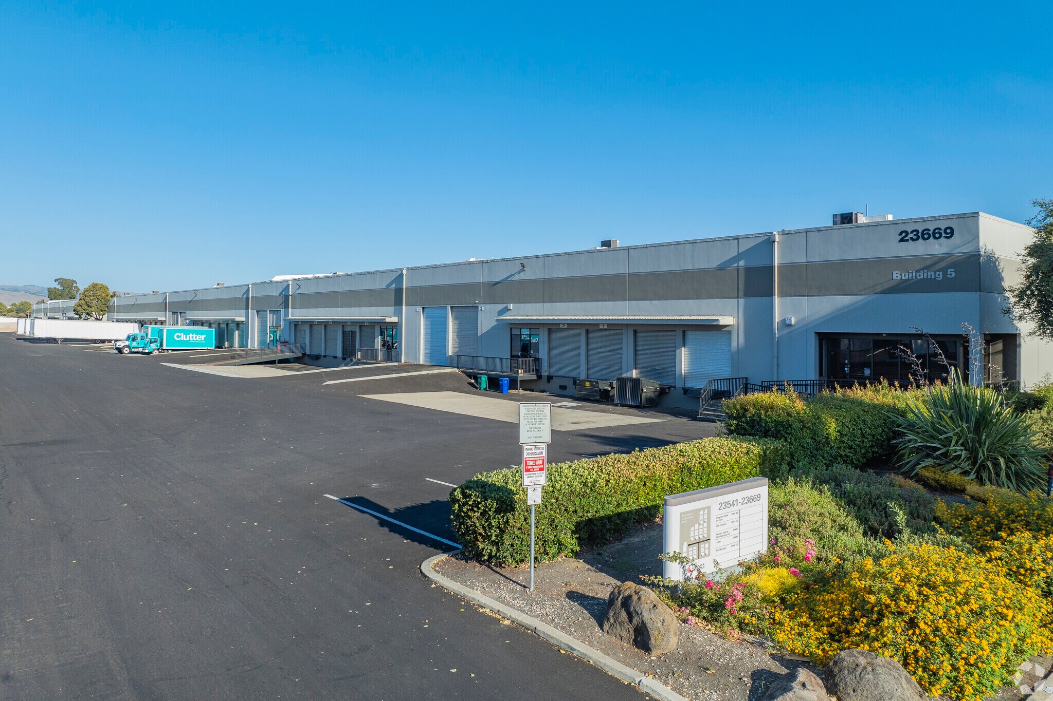 23663-23669 Eichler St, Hayward, CA à louer Photo principale– Image 1 sur 12