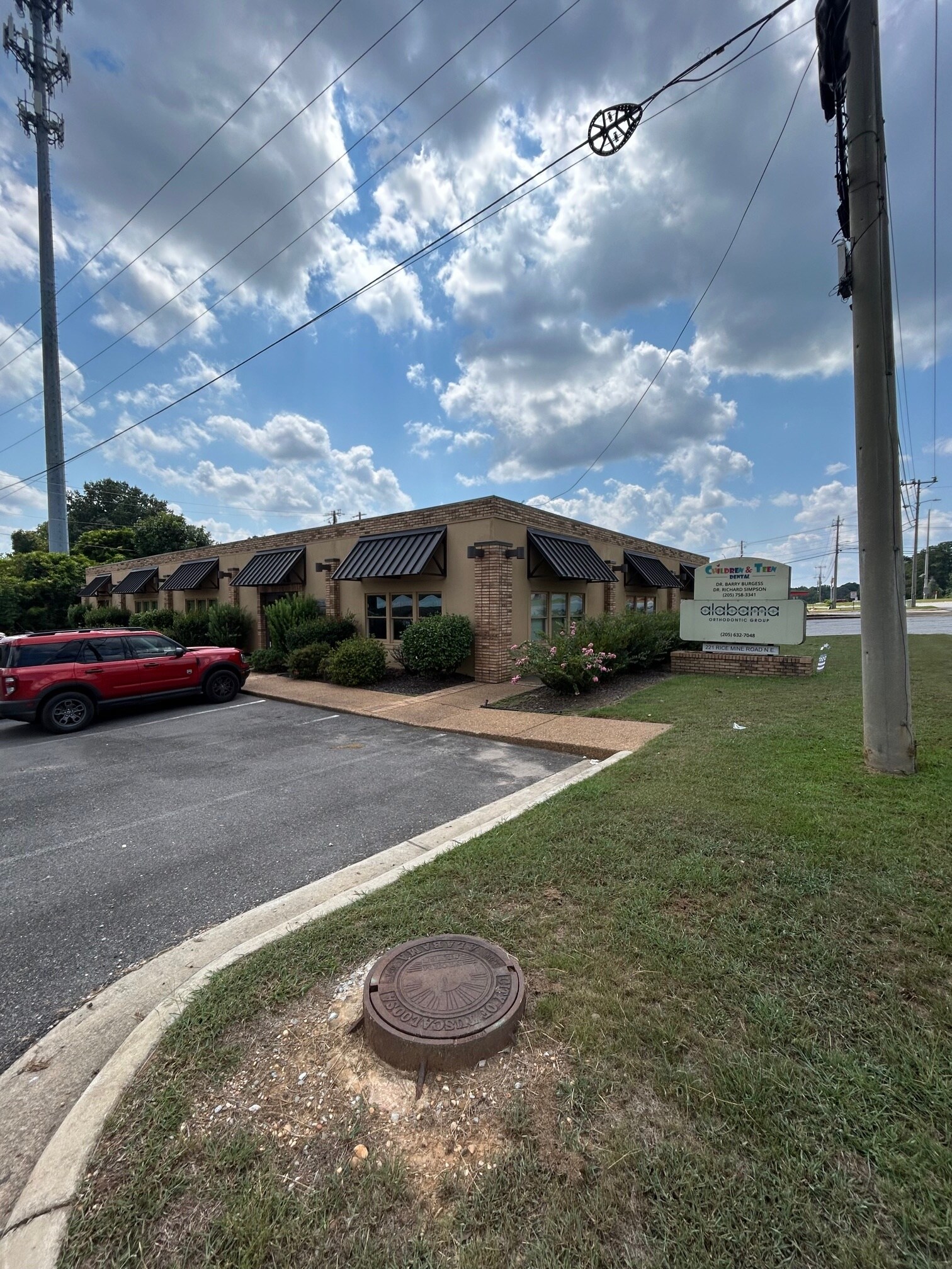 221 Rice Mine Rd NE, Tuscaloosa, AL à vendre Photo de l’immeuble– Image 1 sur 8