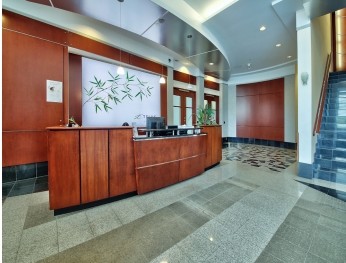 8851 Rte Transcanadienne, Saint-Laurent, QC à louer - Hall d’entrée – Image 2 sur 10