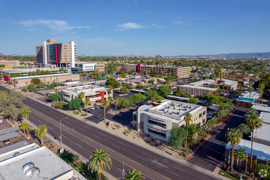 1701 E Thomas Rd, Phoenix, AZ à louer - Aérien – Image 2 sur 8