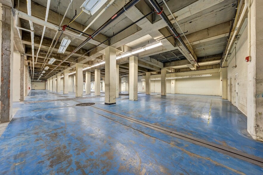 120 Salem Ave SW, Roanoke, VA à louer - Photo de l’immeuble – Image 3 sur 4