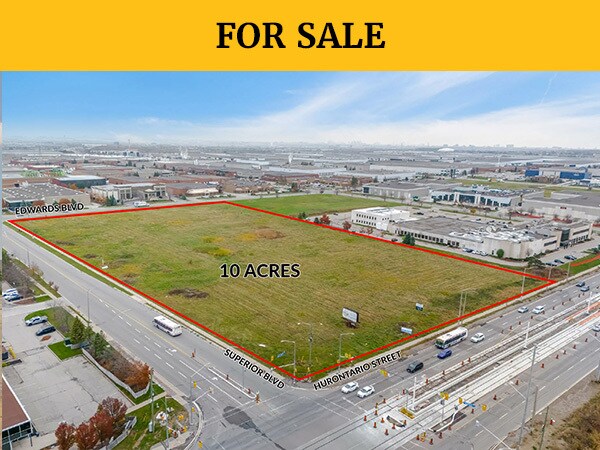 70 Superior Blvd, Mississauga, ON à vendre Photo de l’immeuble– Image 1 sur 2