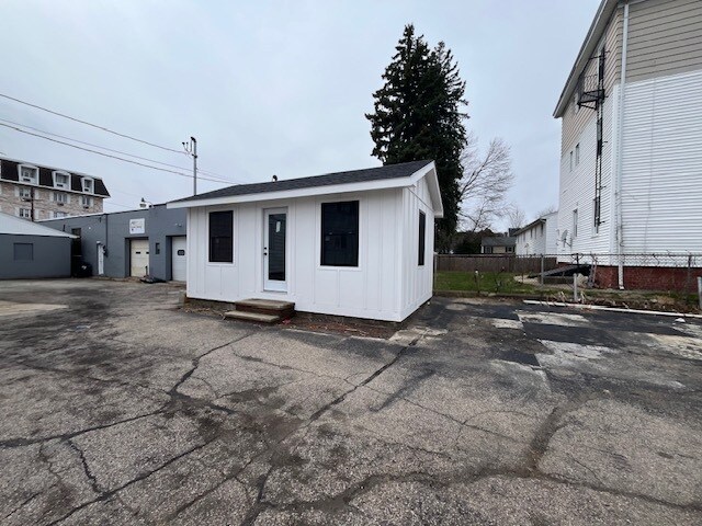 246 Greenville Ave, Johnston, RI à louer - Photo principale – Image 3 sur 7