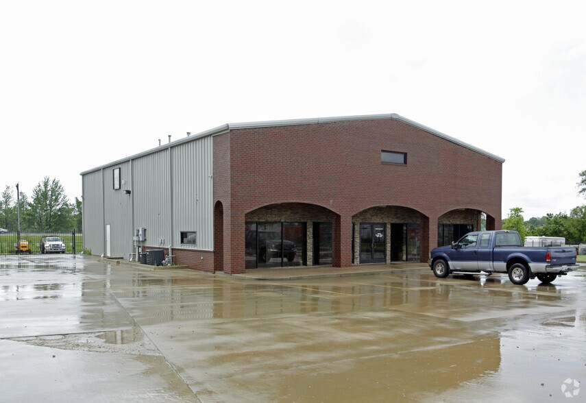 8489 Industrial Dr, Olive Branch, MS à louer - Photo de l’immeuble – Image 3 sur 5