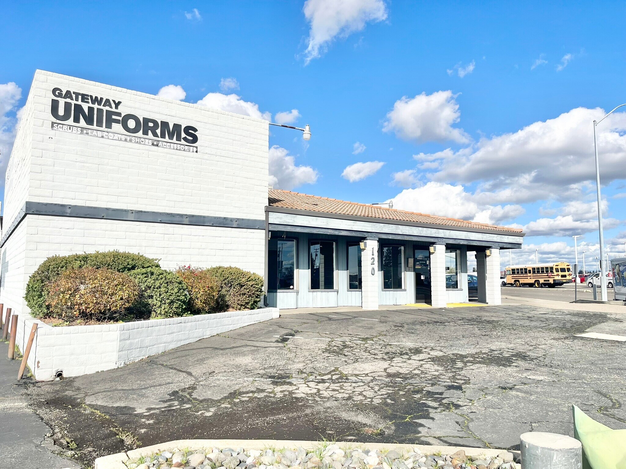 120 Sunrise Ave, Roseville, CA à vendre Photo de l’immeuble– Image 1 sur 1