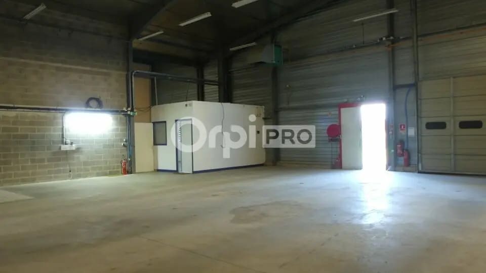 Bureau dans Saint-Éloi à louer - Photo de l’immeuble – Image 3 sur 6