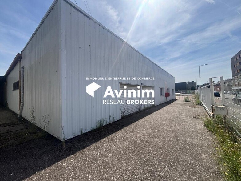 Local d’activités dans Le Havre à louer - Photo de l’immeuble – Image 2 sur 10