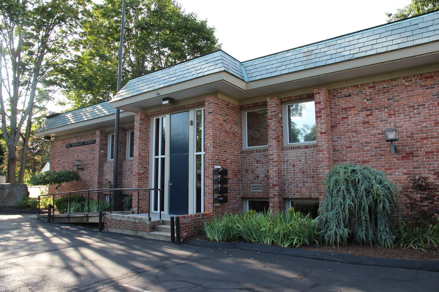 10 Berkeley St, Norwalk, CT à louer - Photo principale – Image 1 sur 15