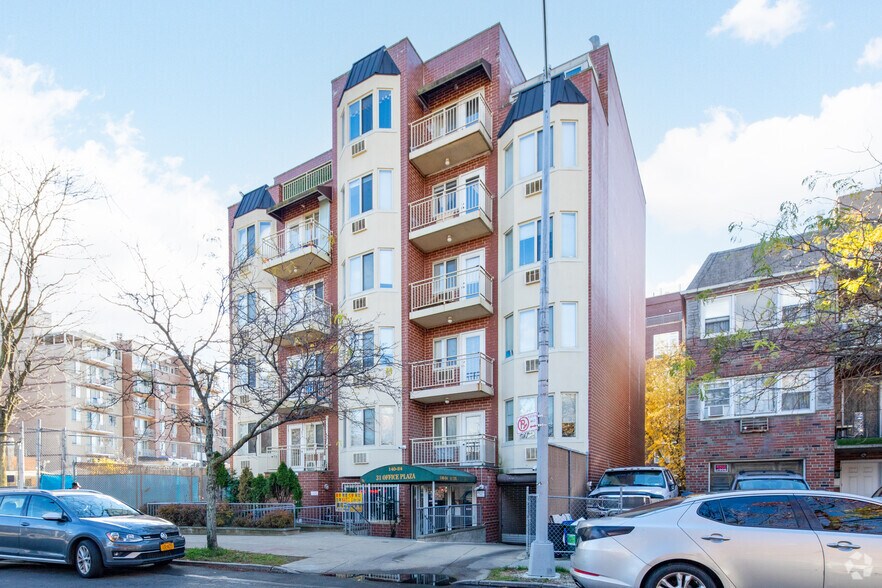 14022-14024 31st Dr, Flushing, NY à vendre - Photo principale – Image 1 sur 6
