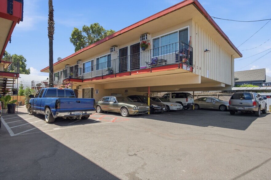 820-828 E Park St, Stockton, CA à vendre - Photo de l’immeuble – Image 2 sur 8