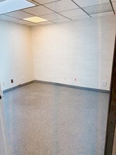 2109 London Line, Sarnia, ON à louer Photo intérieure– Image 1 sur 7