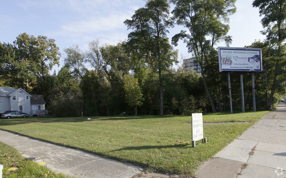 562 Washington St, Waukegan, IL à louer - Photo principale – Image 1 sur 2