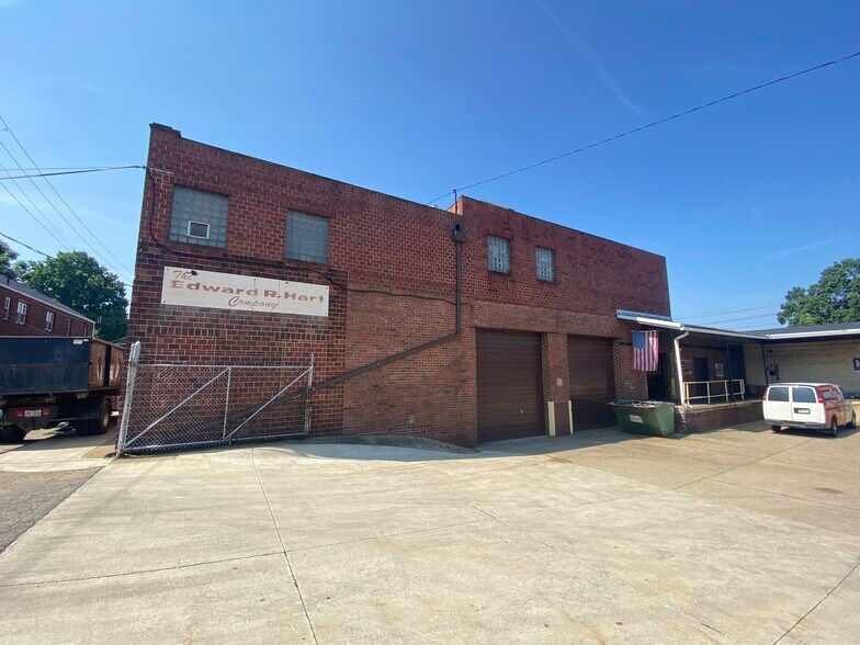 437 Mcgregor Ave NW, Canton, OH à vendre - Photo de l’immeuble – Image 1 sur 7