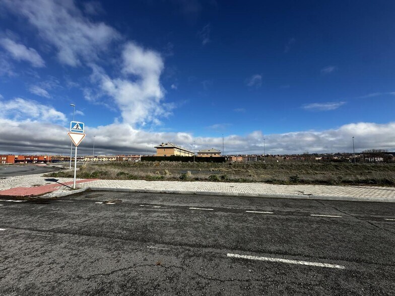 Calle de Diente de León, Ávila, Ávila à vendre - Photo de la construction – Image 3 sur 8