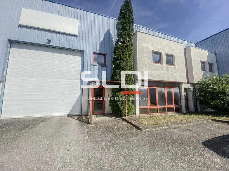 Local d’activités dans Genas à louer - Photo de l’immeuble – Image 1 sur 9