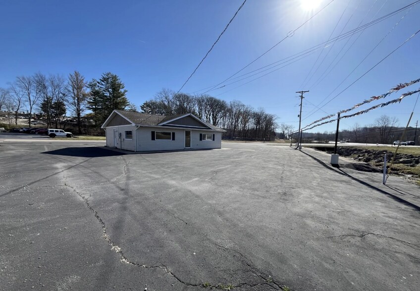 3226 East Jackson Boulevard Blvd, Jackson, MO à louer - Photo principale – Image 1 sur 1