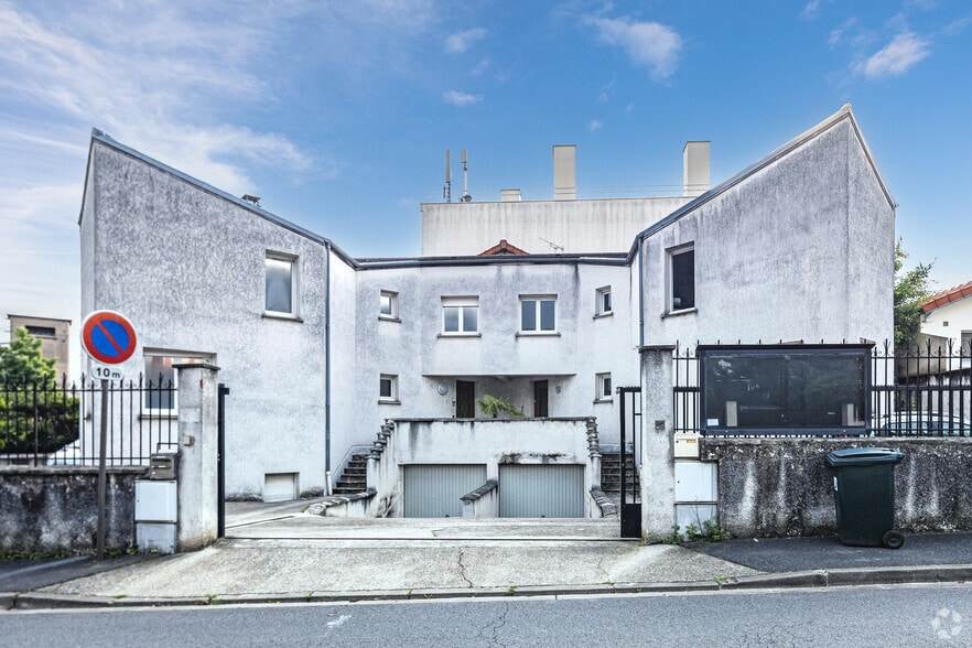 1 Rue De La Garenne, Bry-sur-Marne à louer - Photo de l’immeuble – Image 2 sur 2