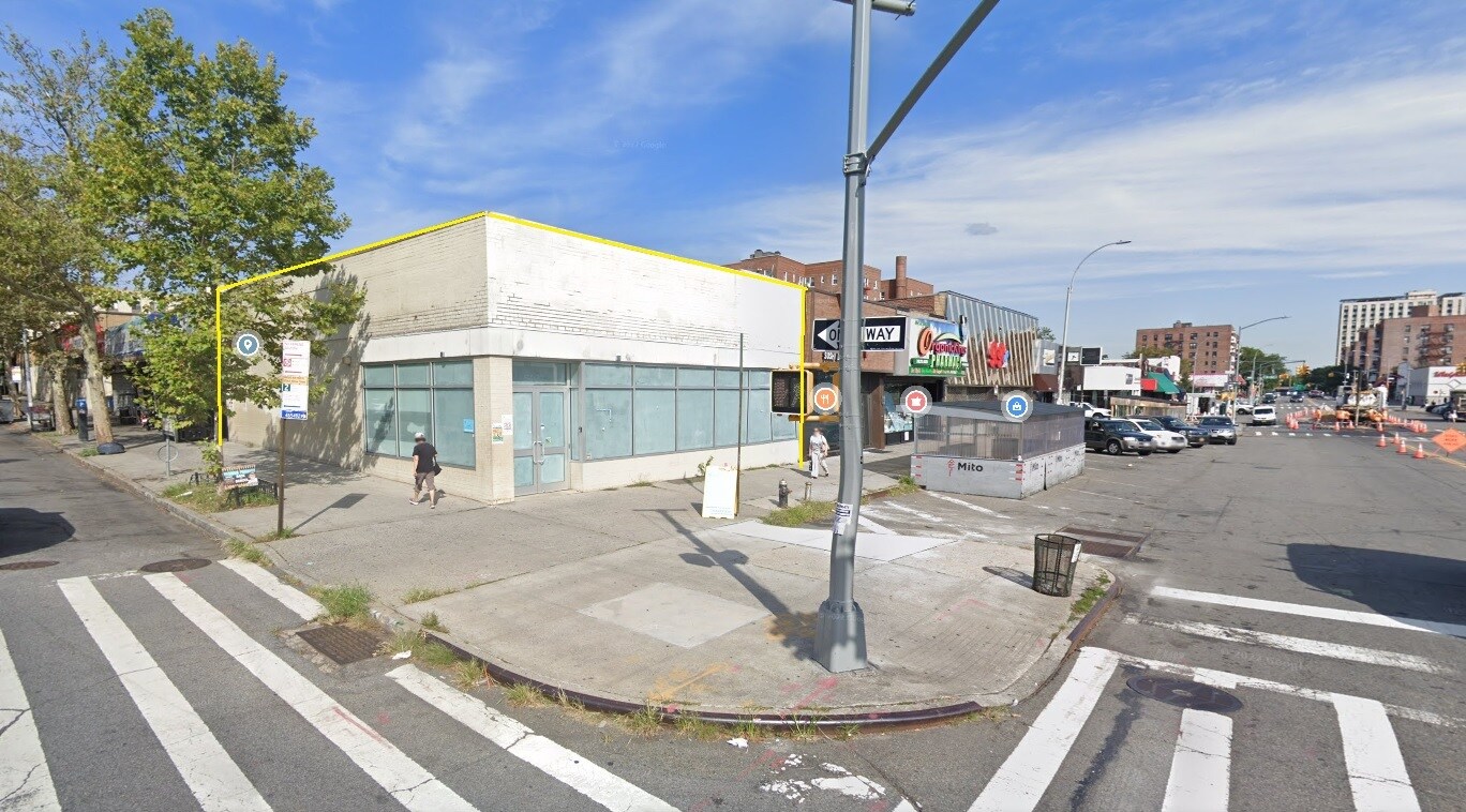 64-02-64-22 108th St, Flushing, NY à louer Photo de l’immeuble– Image 1 sur 4
