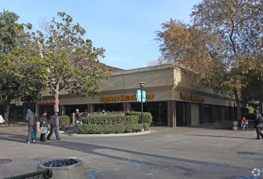 Fulton Mall Retail portefeuille de 3 biens à vendre sur LoopNet.fr - Photo principale – Image 3 sur 3
