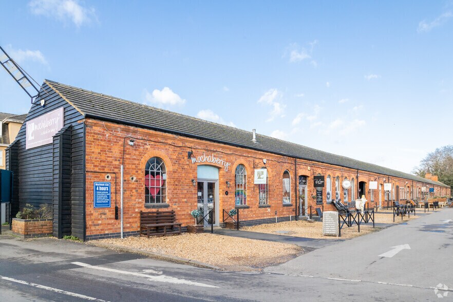 18-32 The Embankment, Wellingborough à louer - Photo principale – Image 1 sur 2