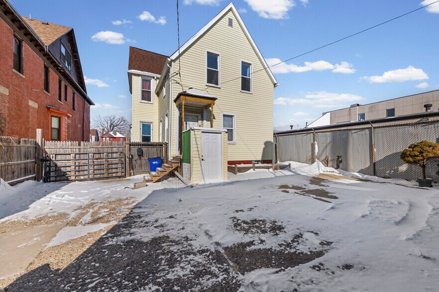 3003 E Grand Blvd, Detroit, MI à louer - Photo de l’immeuble – Image 2 sur 26