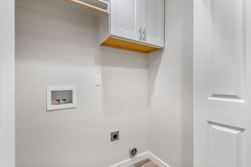 1183 37TH Ct, Sweet Home, OR à vendre - Photo de l’immeuble – Image 3 sur 24