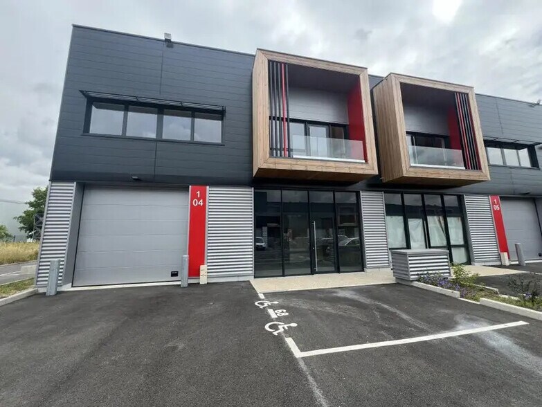 Local d’activités dans Éragny à louer - Photo de l’immeuble – Image 1 sur 10