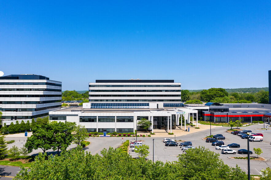 500 Frank W Burr Blvd, Teaneck, NJ à louer - Photo de l’immeuble – Image 3 sur 21