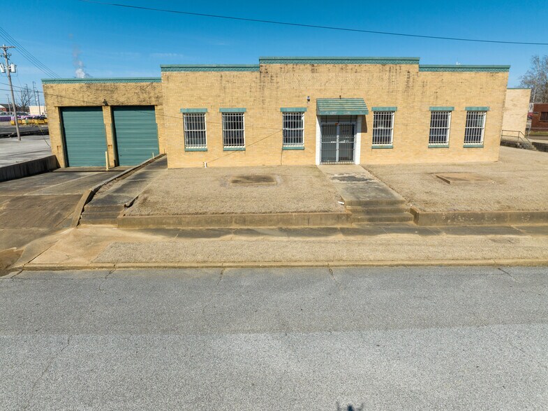 700 Huron, Memphis, TN à louer - Photo de l’immeuble – Image 1 sur 1