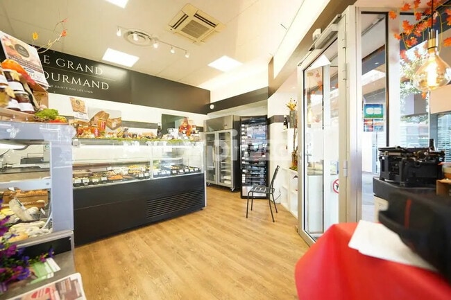Plus de détails pour Local commercial à vendre