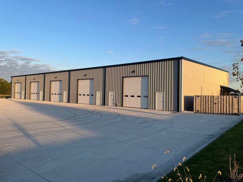 2542 Bailey Ave, Ames, IA à louer - Photo de l’immeuble – Image 2 sur 4