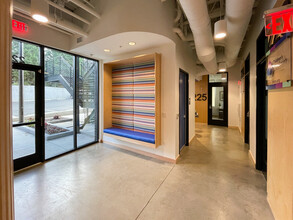 20 Artful Way, Asheville, NC à louer Photo intérieure– Image 2 sur 9