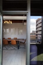 260 1st Ave S, Saint Petersburg, FL à louer Photo intérieure– Image 2 sur 2