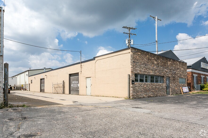 5188 Richmond Rd, Bedford Heights, OH à louer - Photo de l’immeuble – Image 3 sur 13