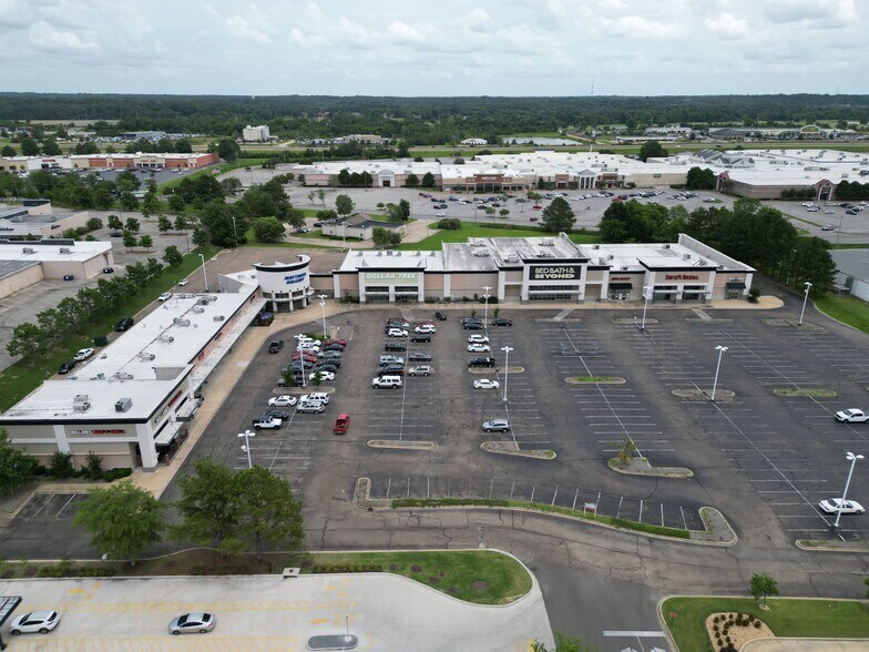 3944-3952 N Gloster St, Tupelo, MS à louer - Photo de l’immeuble – Image 1 sur 11