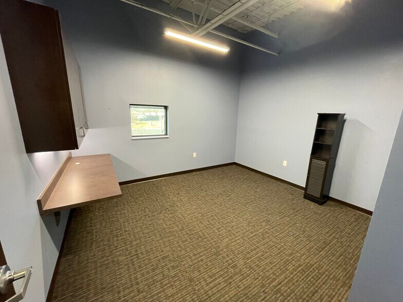 8570 Northwest Blvd, Indianapolis, IN à louer - Photo intérieure – Image 3 sur 11