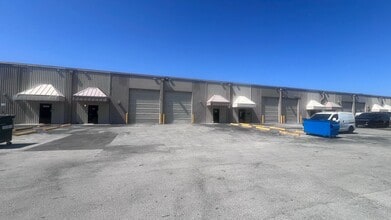 7200-7250 NW 31st St, Miami, FL à louer Photo intérieure– Image 1 sur 1