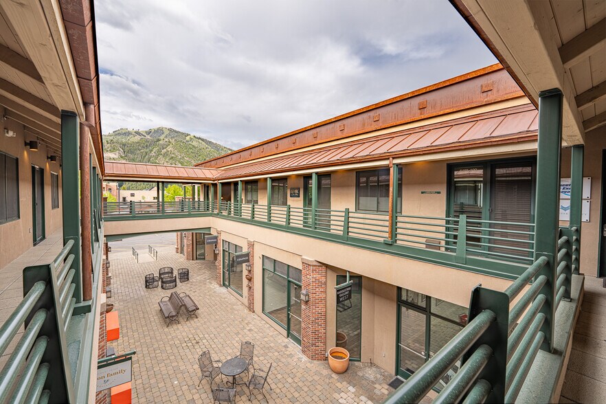 360 East Avenue North, Ketchum, ID à vendre - Photo de l’immeuble – Image 3 sur 8