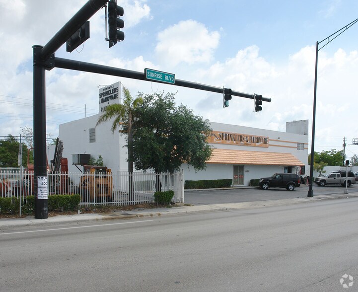 1535 W Sunrise Blvd, Fort Lauderdale, FL à vendre - Photo de l’immeuble – Image 1 sur 9