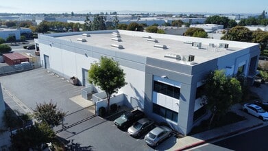 1441 S Carlos Ave, Ontario, CA à louer Photo de l’immeuble– Image 2 sur 8