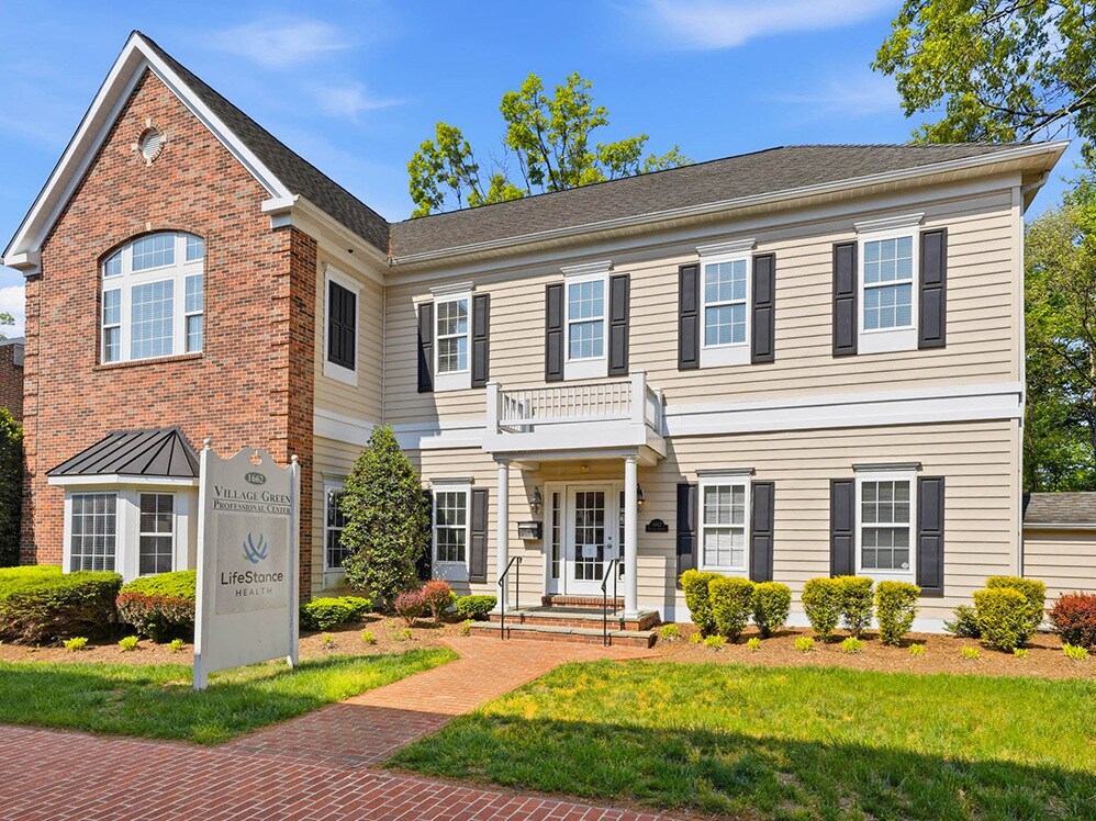 1662 Village Green, Crofton, MD à louer Photo principale– Image 1 sur 18