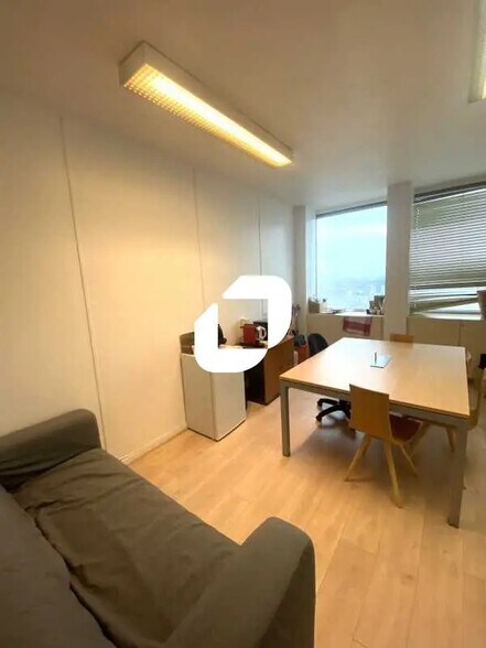 Bureau dans Pantin à vendre - Photo de l’immeuble – Image 2 sur 5